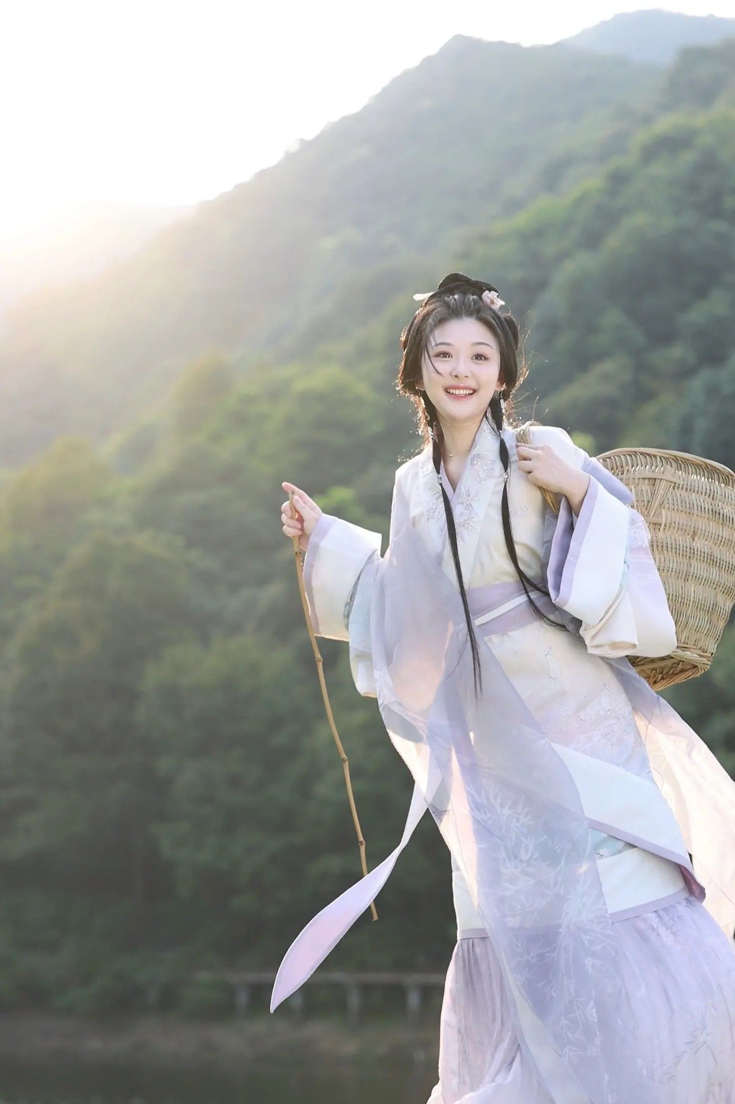 The Splendid Splendor of Traditional Chinese Clothing:The Collared-Shirt-Style Hanfu The Splendid Splendor of Traditional Chinese Clothing:The Collared-Shirt-Style Hanfu