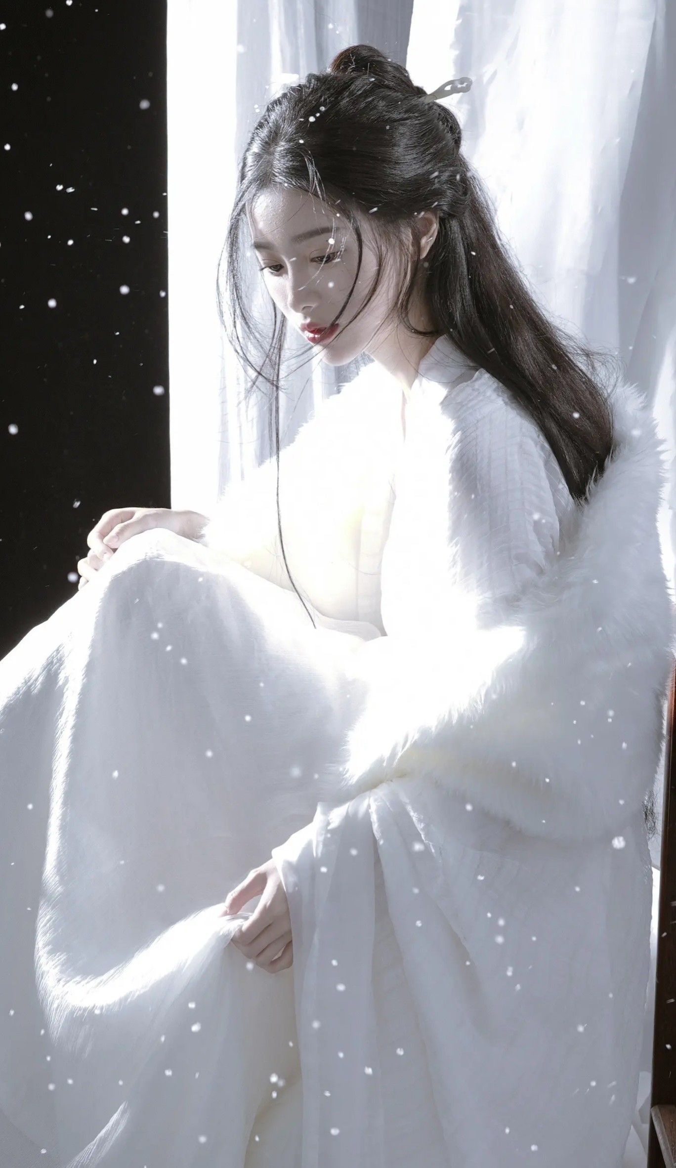 Ancient Style of the Water-Bearer:The Blend of Starry Horoscope and Traditional Hanfu Fashion Ancient Style of the Water-Bearer:The Blend of Starry Horoscope and Traditional Hanfu Fashion