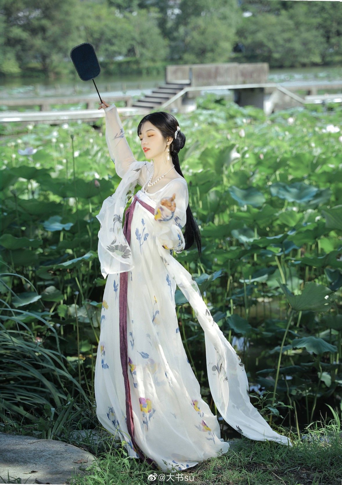 The Elegance of Qipao:A Tale of Dignified Charm The Elegance of Qipao:A Tale of Dignified Charm