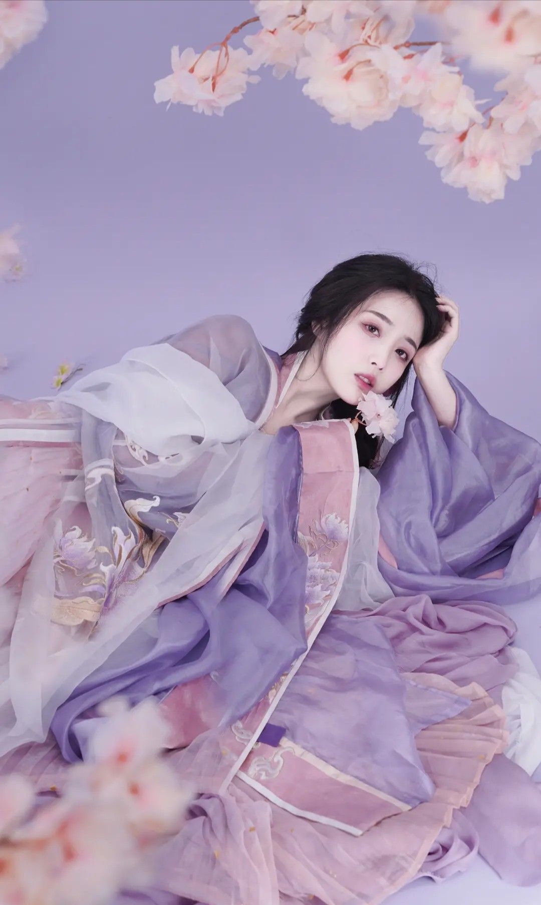 Embracing the New Sino-Chic:The Rise of Girls Cheongsam in Modern China Embracing the New Sino-Chic:The Rise of Girls Cheongsam in Modern China