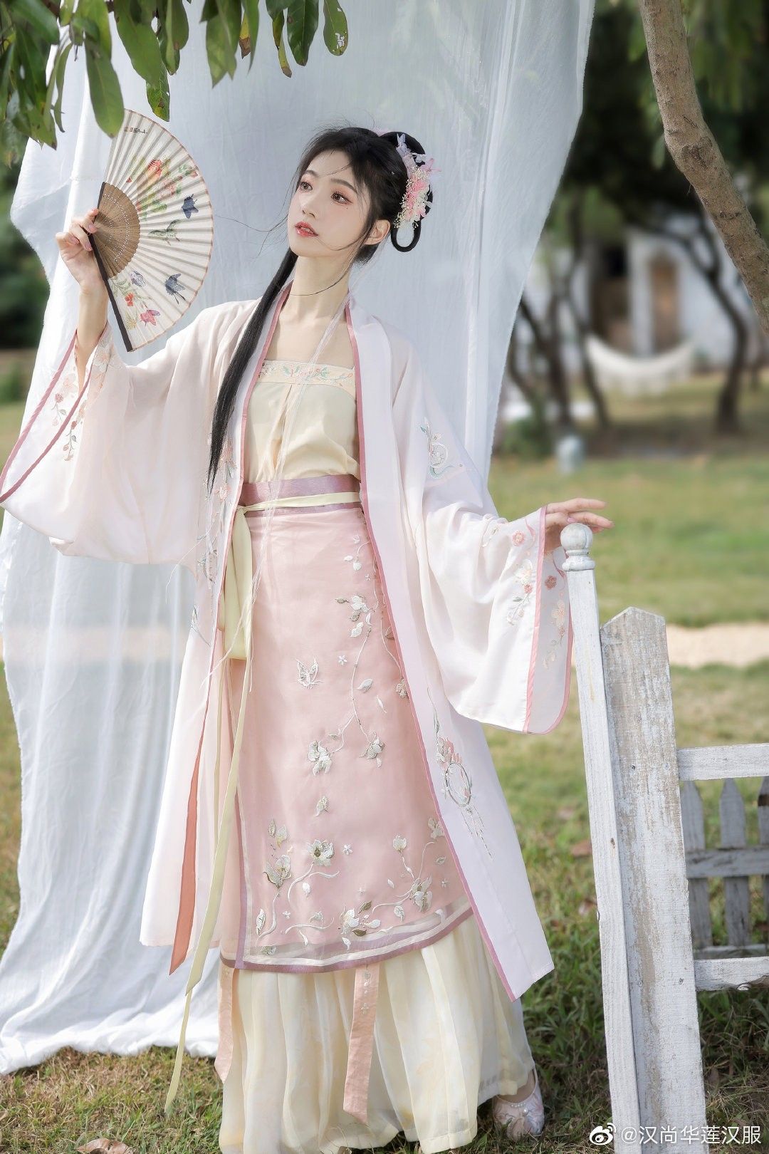 Chinese Childrens Performance Wear:The Splendor of Ma Mian Skirts Chinese Childrens Performance Wear:The Splendor of Ma Mian Skirts