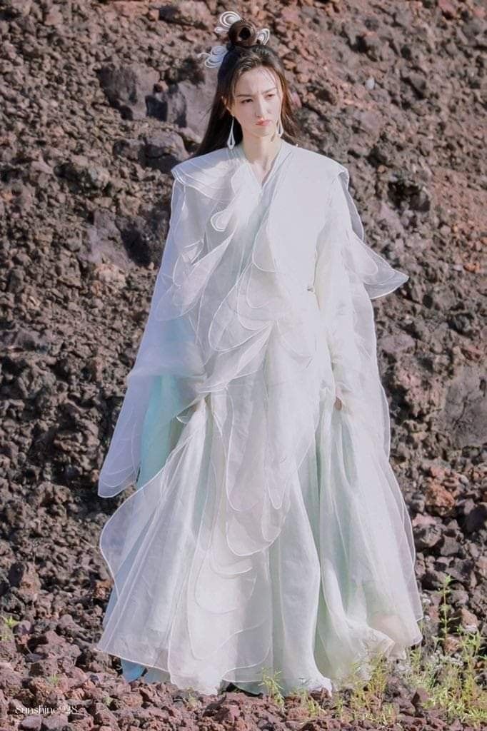 The Splendor of Ru Yi Feng Cheongsam:A Blend of Tradition and Elegance The Splendor of Ru Yi Feng Cheongsam:A Blend of Tradition and Elegance