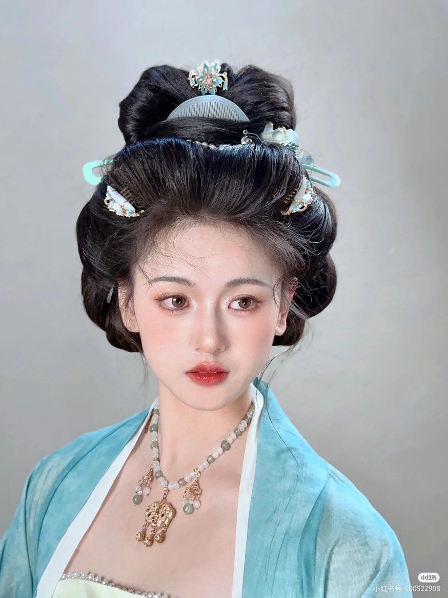 Summer Elegance in Hanfu Robe:A Guide to Respectful Toast Attire Summer Elegance in Hanfu Robe:A Guide to Respectful Toast Attire