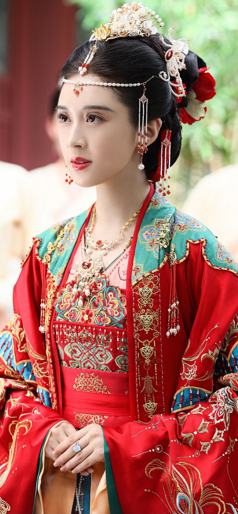 The Enchantment of Taro Pudding and Egg Yolk in Traditional Hanfu Fashion The Enchantment of Taro Pudding and Egg Yolk in Traditional Hanfu Fashion