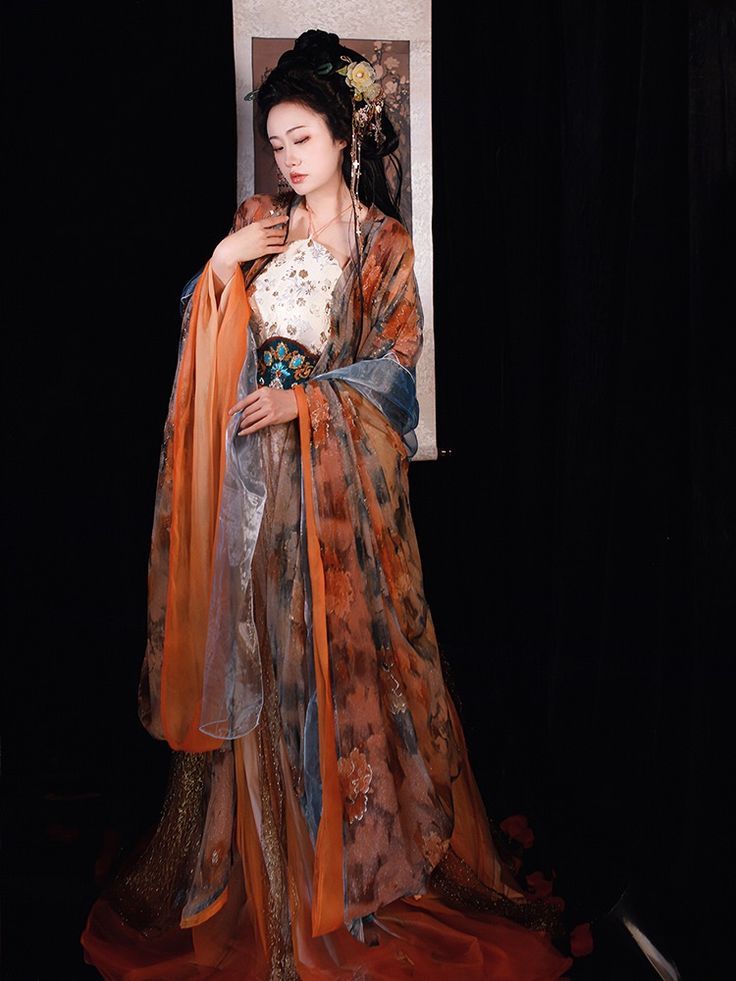 The Splendor of Hanfu:The Elegant Sleeveless Jacket as a Single Piece Outerwear The Splendor of Hanfu:The Elegant Sleeveless Jacket as a Single Piece Outerwear
