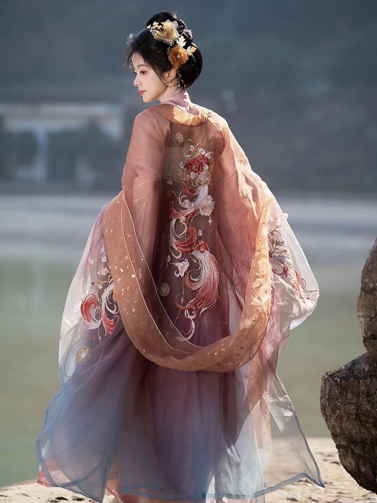 Elegant Neo-Chinese Cheongsam with Fish Tail:A Blend of Traditional Beauty and Modern Elegance Elegant Neo-Chinese Cheongsam with Fish Tail:A Blend of Traditional Beauty and Modern Elegance
