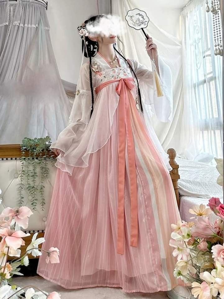 Exploring the World of Hanfu Tang-Style Costume Rentals Exploring the World of Hanfu Tang-Style Costume Rentals