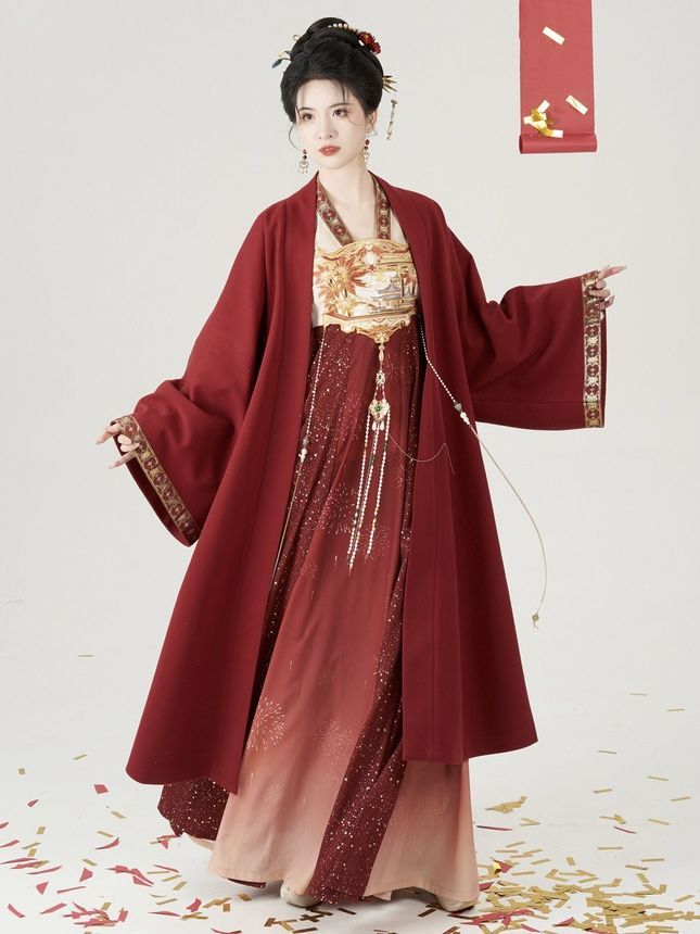 YoYo Deer Cry and the Revival of Hanfu Fashion:A Journey into Traditional Chinese Elegance YoYo Deer Cry and the Revival of Hanfu Fashion:A Journey into Traditional Chinese Elegance
