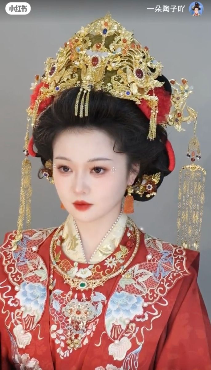 The Evolution of Womens Tang-Style Cheongsam:Embracing Traditional Elegance The Evolution of Womens Tang-Style Cheongsam:Embracing Traditional Elegance