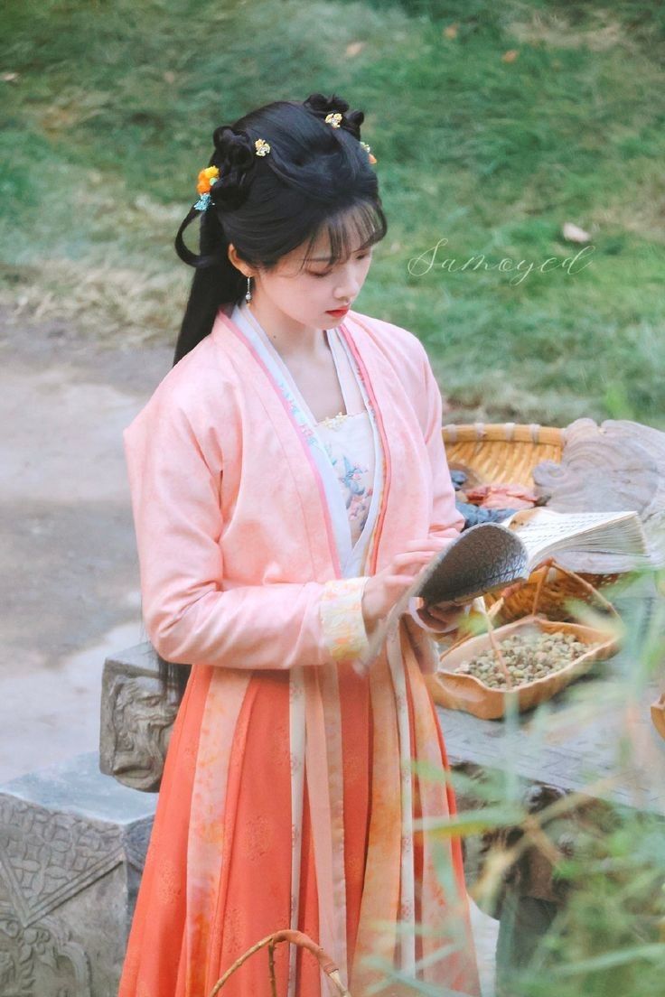 The Rise of Hanfu Fashion:Little Balloon Decorations and Their Cultural Significance The Rise of Hanfu Fashion:Little Balloon Decorations and Their Cultural Significance
