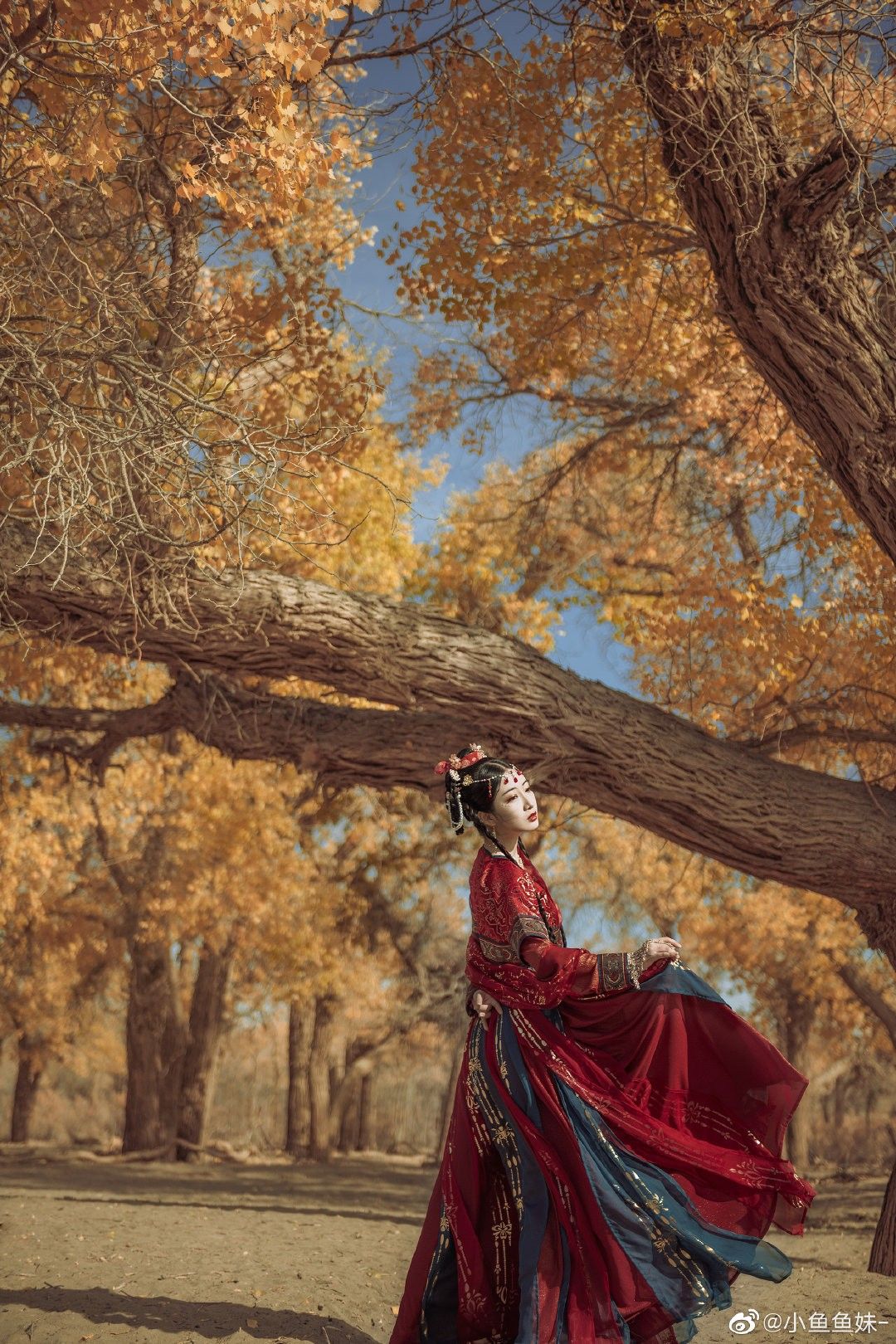 Redesigned Cheongsam for Plus-Size Girls:A Belly-Covering Revolution Redesigned Cheongsam for Plus-Size Girls:A Belly-Covering Revolution