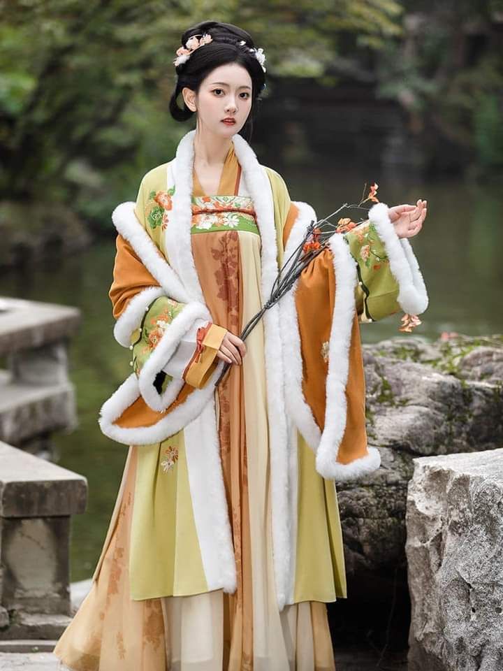 Exploring the World of Ancient Girls Hanfu Skirts:A 9-Year-Olds Perspective Exploring the World of Ancient Girls Hanfu Skirts:A 9-Year-Olds Perspective