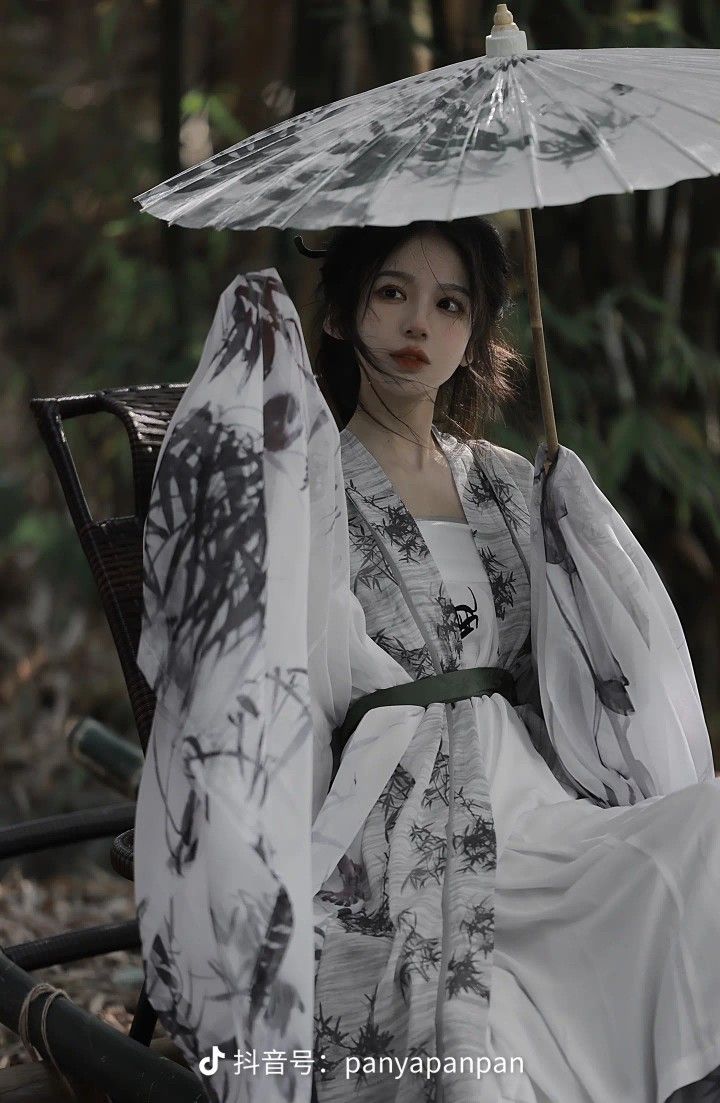 Summer Styling with Hanfu Knee-High Boots:A Guide for Women Summer Styling with Hanfu Knee-High Boots:A Guide for Women