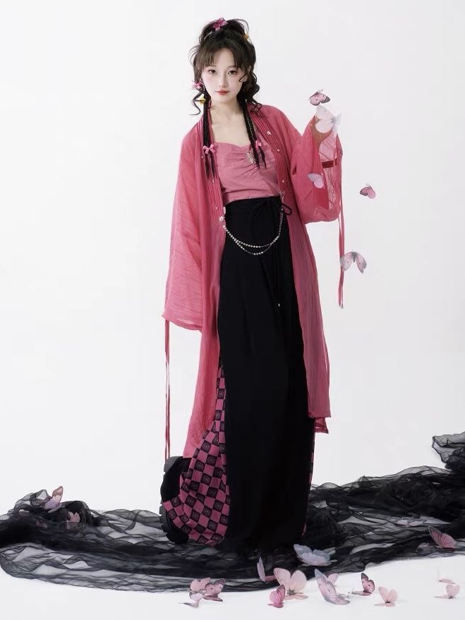 Mini-Size Charm:The Allure of Cheongsam with Seven-Quarter Length Sleeves Mini-Size Charm:The Allure of Cheongsam with Seven-Quarter Length Sleeves