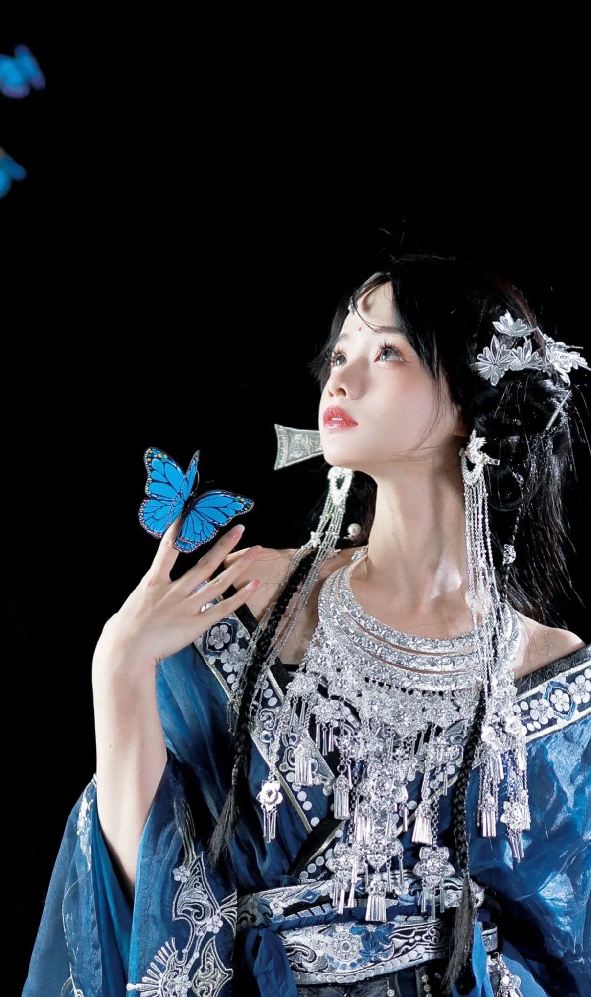 The Charm of Cheongsam with a Delicate Little Cardigan The Charm of Cheongsam with a Delicate Little Cardigan
