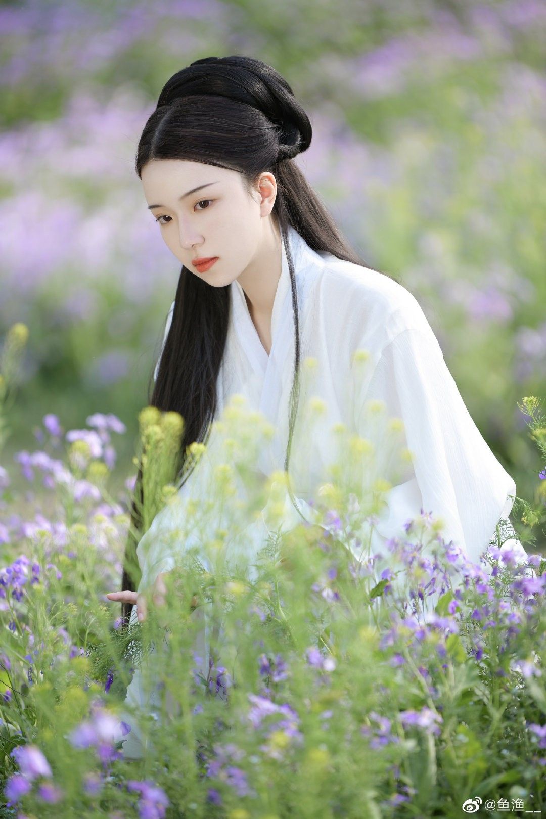 Improved Short-Style Hanfu Costumes:A Blend of Tradition and Modernity Improved Short-Style Hanfu Costumes:A Blend of Tradition and Modernity