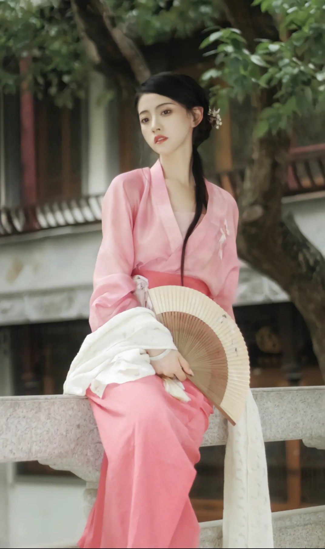 Winter Fashion:How to Style a Horseface Skirt with Tops Winter Fashion:How to Style a Horseface Skirt with Tops