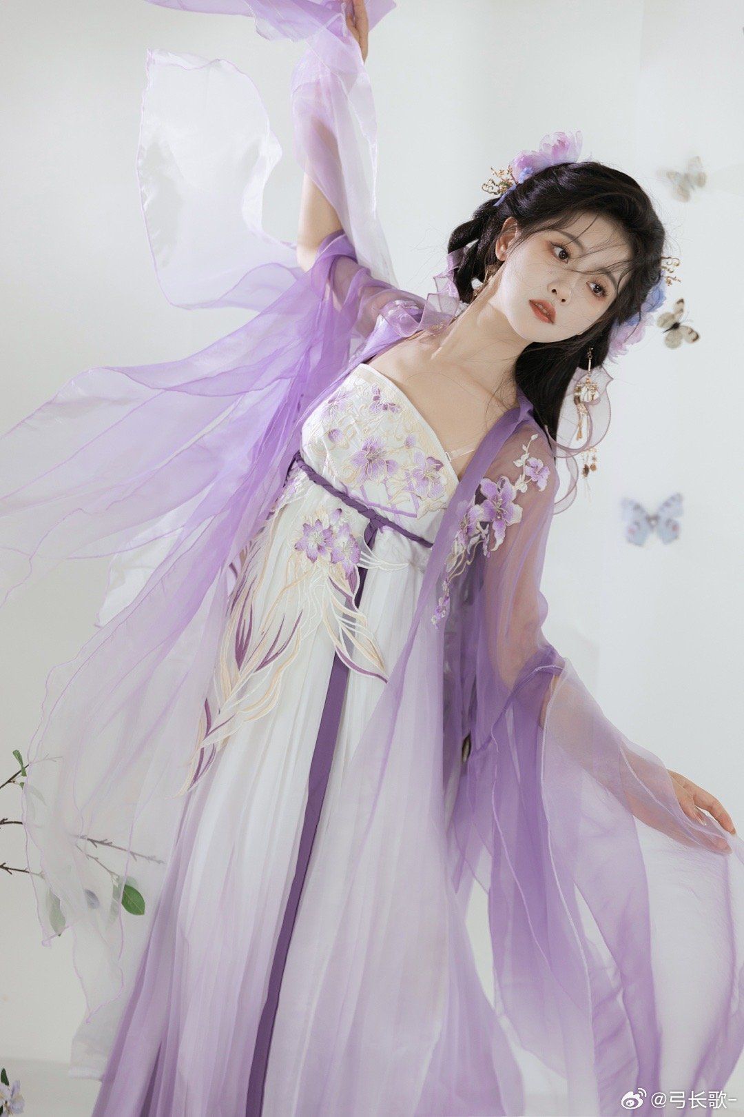 Red Apple Cheongsam:The Cultural Splendor of Suzhou Red Apple Cheongsam:The Cultural Splendor of Suzhou