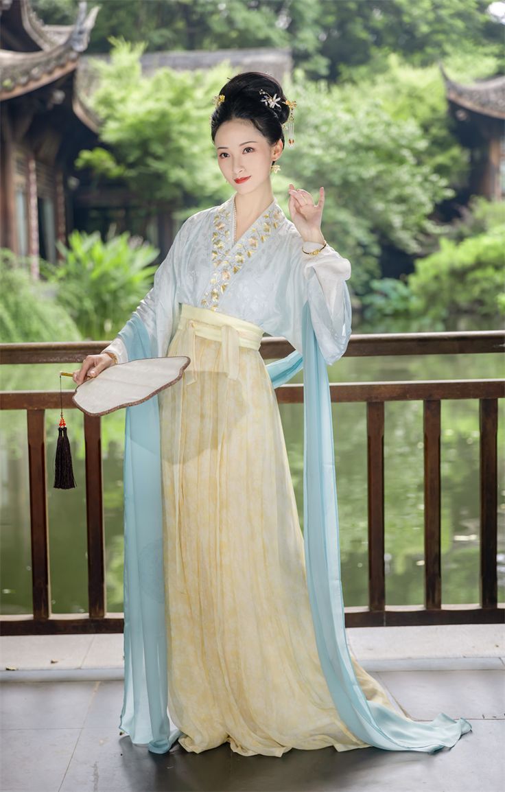 Sub-Jin Original Hanfu:The Unmatched Elegance of Uncolored Splendor