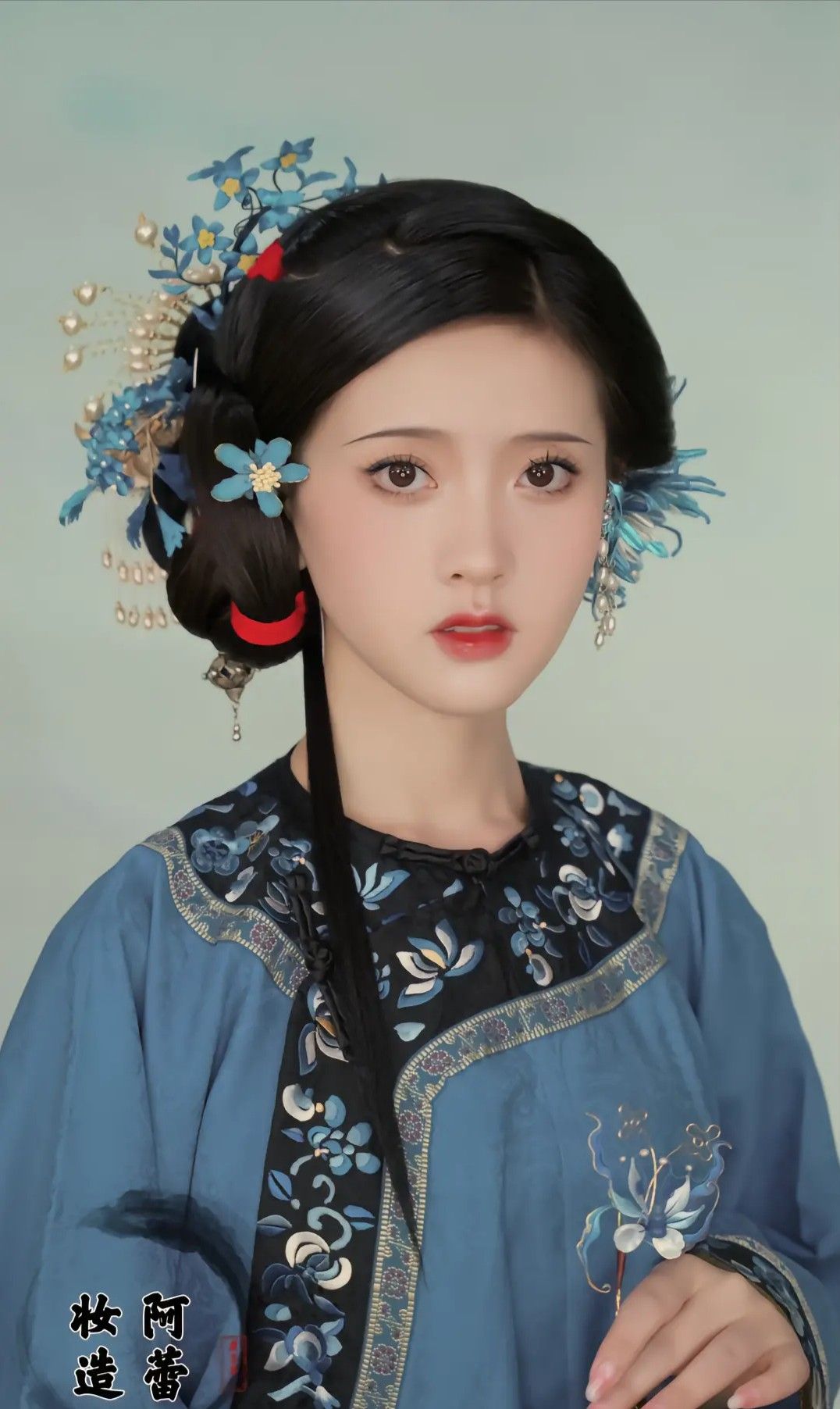 Elegant Qipao:Embracing the Autumn and Winter in a Simple yet Chic Style Elegant Qipao:Embracing the Autumn and Winter in a Simple yet Chic Style