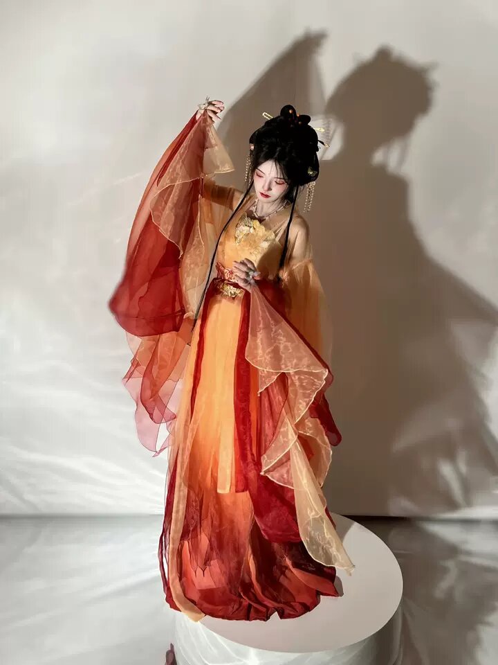 The Splendor of Cheongsam and Tang Suit Jackets:A Cultural Journey The Splendor of Cheongsam and Tang Suit Jackets:A Cultural Journey