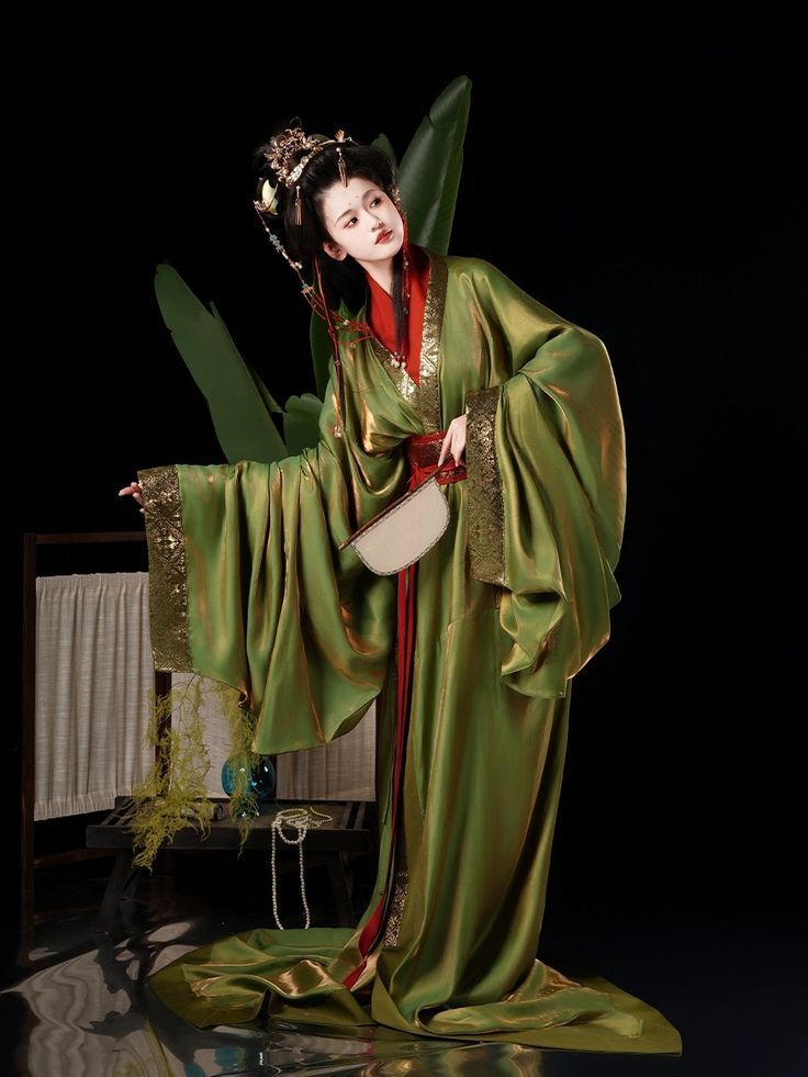 The Story of a 6-Year-Old Girl in Traditional Chinese Hanfu Clothing The Story of a 6-Year-Old Girl in Traditional Chinese Hanfu Clothing