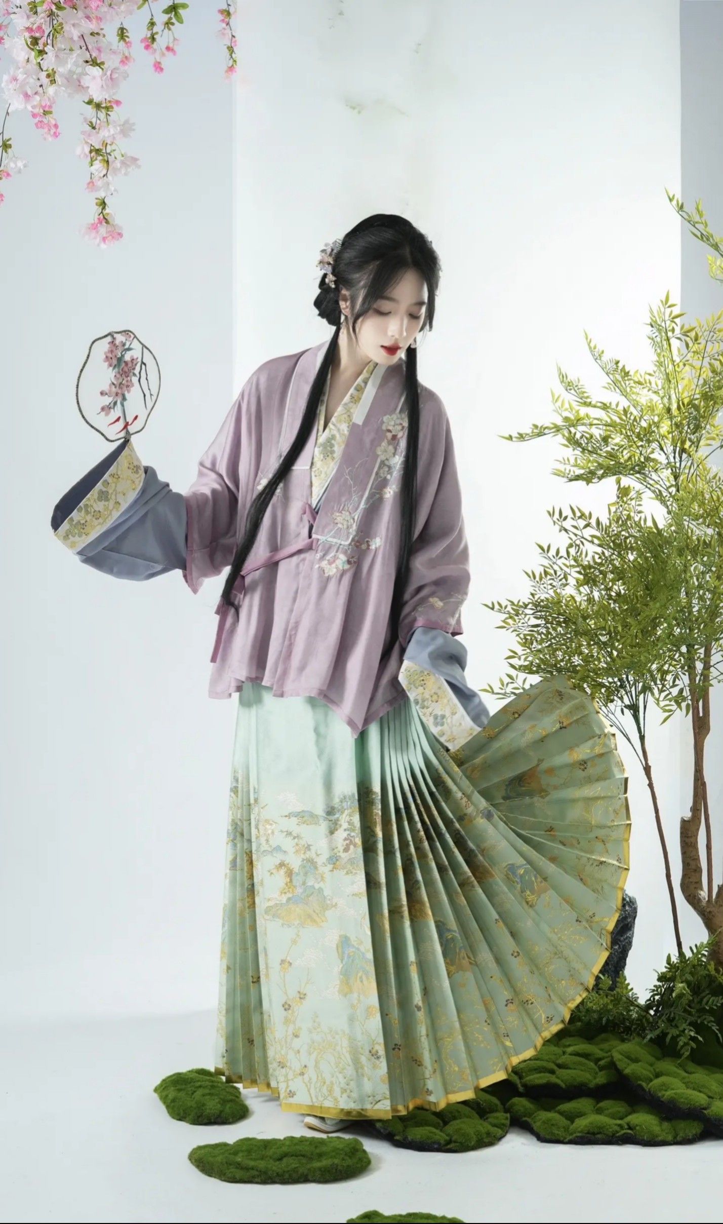 The Splendor of Traditional Chinese Fashion:Accessories for the Hanfu Fashion Show The Splendor of Traditional Chinese Fashion:Accessories for the Hanfu Fashion Show
