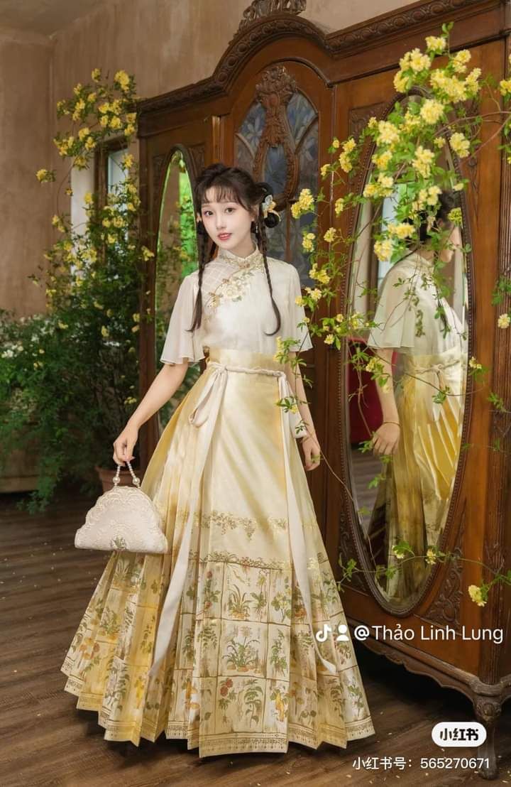 Modernizing Traditional Hanfu:The Evolution of Hanfu-Inspired Dress into a Stylish Mini Skirt Modernizing Traditional Hanfu:The Evolution of Hanfu-Inspired Dress into a Stylish Mini Skirt