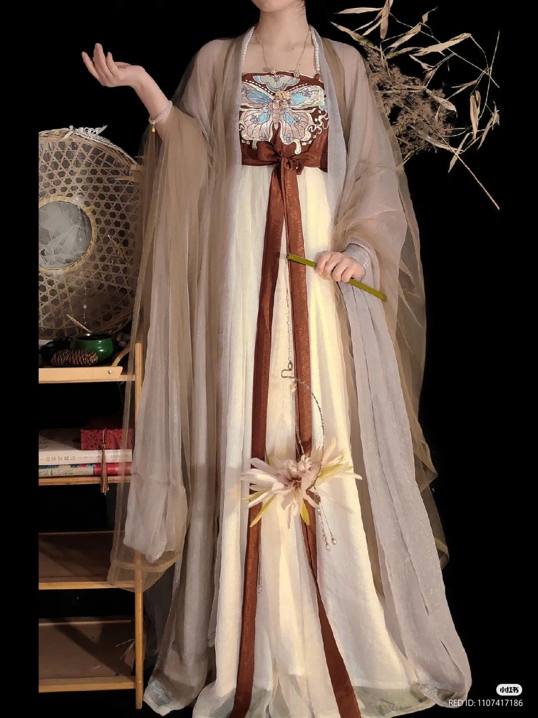 Short-Style Cheongsam Blouses for Women:A Single-Piece Elegance Short-Style Cheongsam Blouses for Women:A Single-Piece Elegance