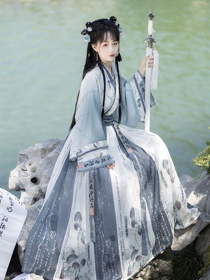 The Splendor of Traditional Chinese Cheongsam:A Journey Through the World of Mu Xifan Cheongsam The Splendor of Traditional Chinese Cheongsam:A Journey Through the World of Mu Xifan Cheongsam