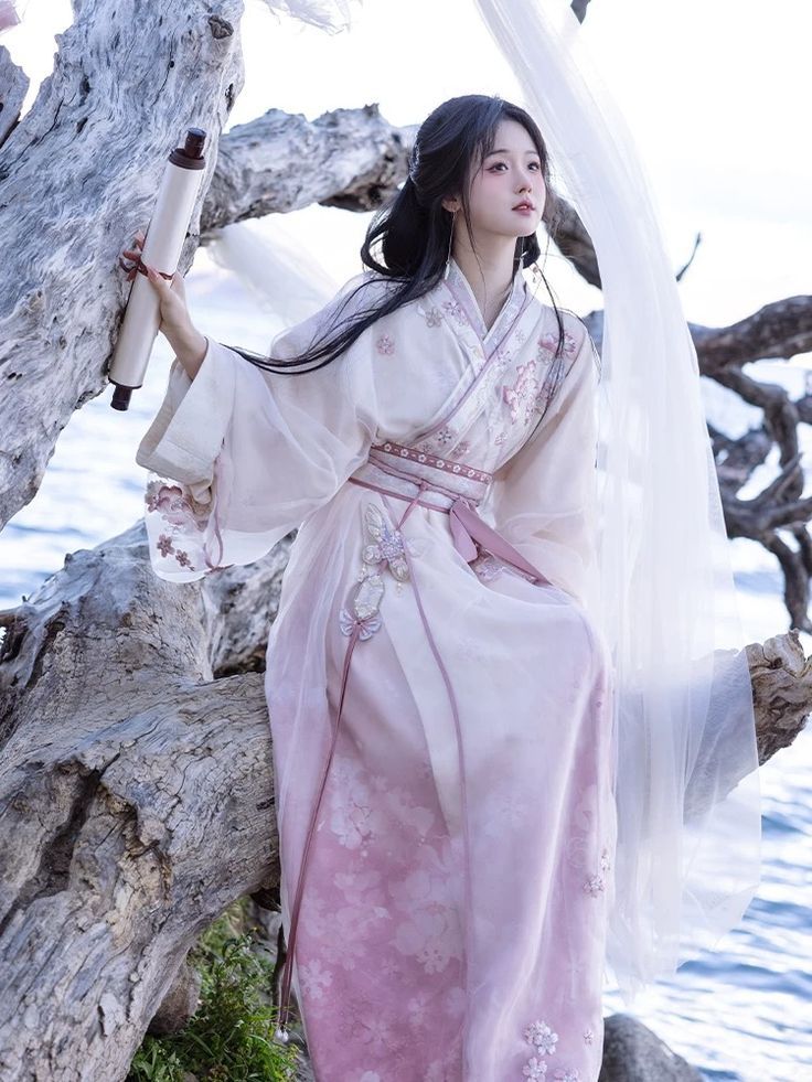 Original Song Dynasty Hanfu Fashion:Preserving the Authenticity of Traditional Chinese Culture Original Song Dynasty Hanfu Fashion:Preserving the Authenticity of Traditional Chinese Culture