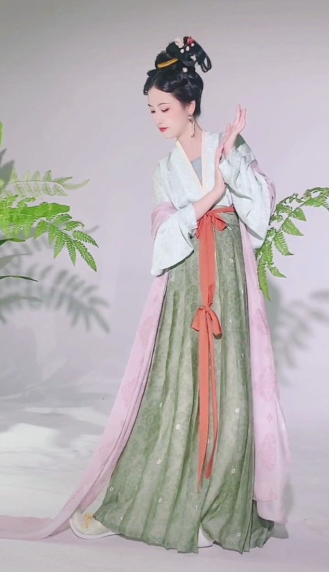 Summer 2024 Youth Cheongsam Fashion:A New Look for the Youth Summer 2024 Youth Cheongsam Fashion:A New Look for the Youth