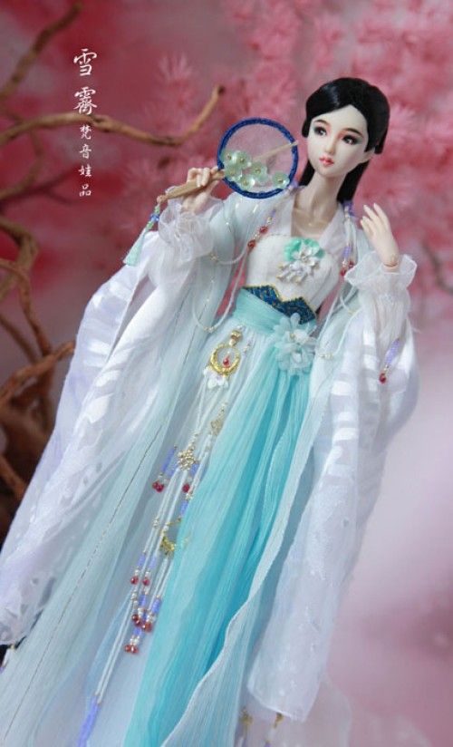 The Splendor of Hanfu斗笠 with Tassel Fringes The Splendor of Hanfu斗笠 with Tassel Fringes