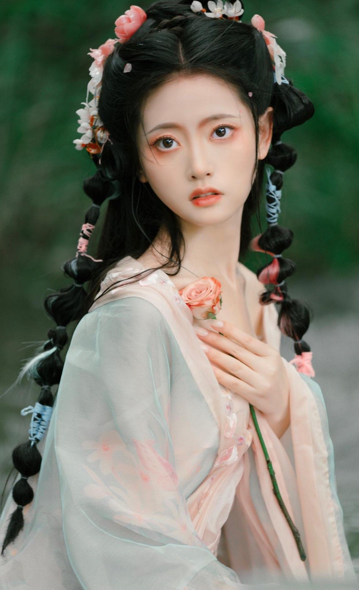 明治时期的汉服与假发,传统与时尚的交融 明治时期的汉服与假发,传统与时尚的交融