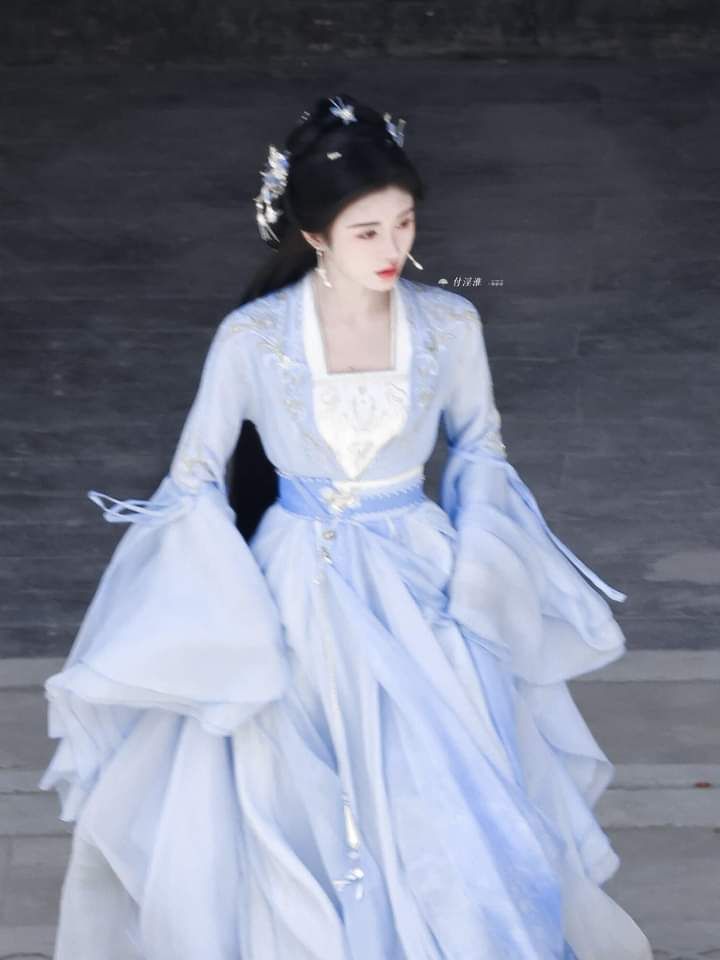 Ethereal Chinese Costume Suites for Women:Embracing the Beauty of Ancient China Ethereal Chinese Costume Suites for Women:Embracing the Beauty of Ancient China