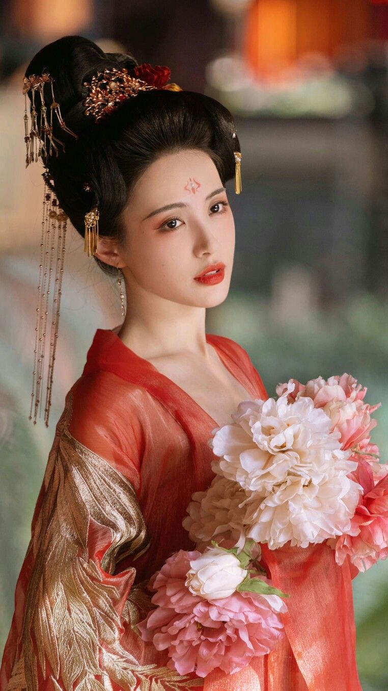 The Versatility of Hanfu Headdress:The Crown of Hairpins The Versatility of Hanfu Headdress:The Crown of Hairpins