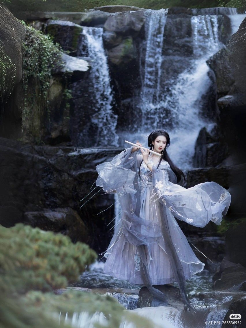 Ancient Elegance:The Evolution of Hanfu Costumes in Performance Ancient Elegance:The Evolution of Hanfu Costumes in Performance