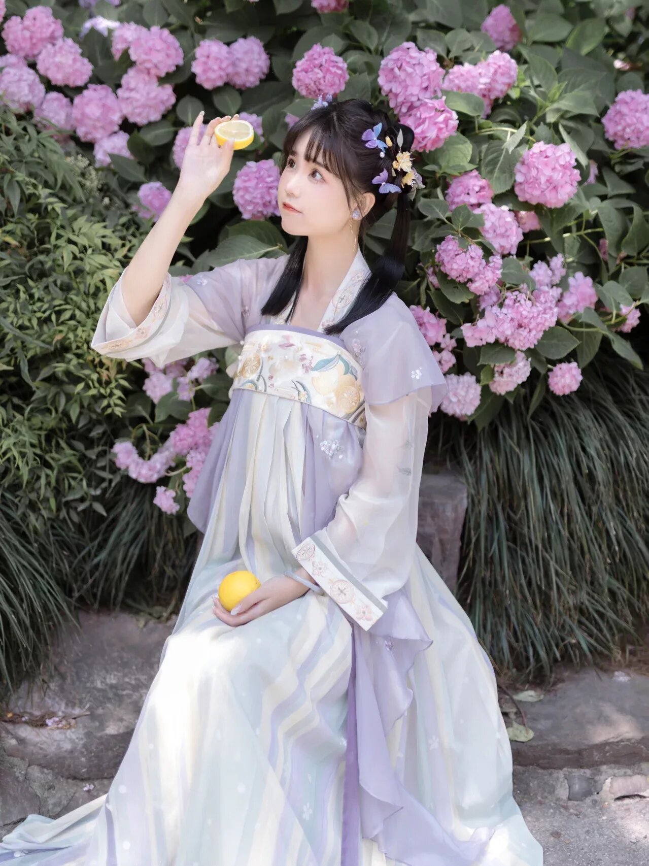 Reinventing Hanfu Dress:A Summer Version of the Traditional Chinese Elegance Reinventing Hanfu Dress:A Summer Version of the Traditional Chinese Elegance