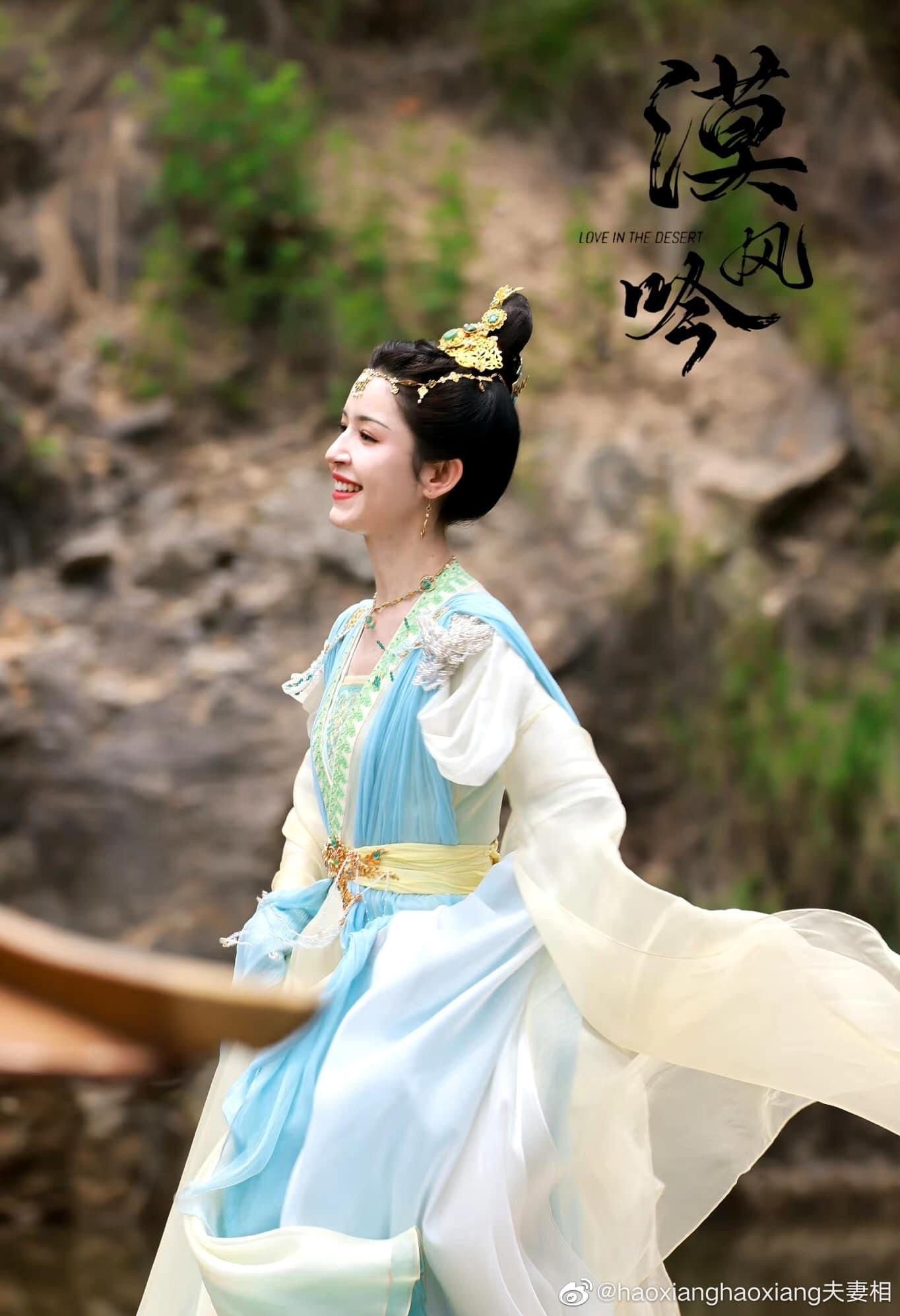 The Classic Charm of Medium-Length Tang-Style Jacket The Classic Charm of Medium-Length Tang-Style Jacket
