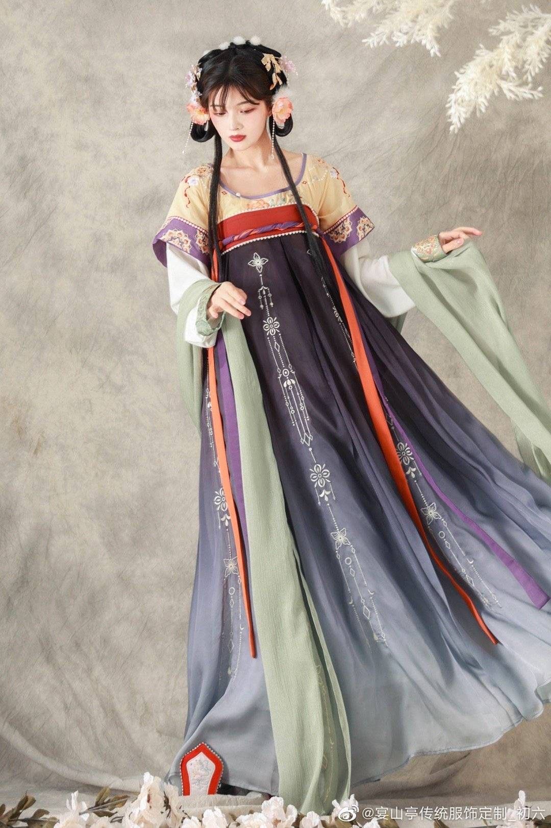 The Splendor of Blue Hanfu:Unveiling the Traditional Elegance of Chinese Clothing The Splendor of Blue Hanfu:Unveiling the Traditional Elegance of Chinese Clothing