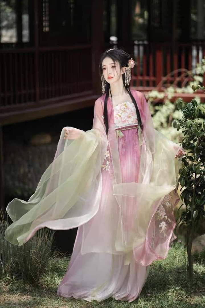 The Ideal Shoes to Complete Your Summer Cheongsam Look The Ideal Shoes to Complete Your Summer Cheongsam Look