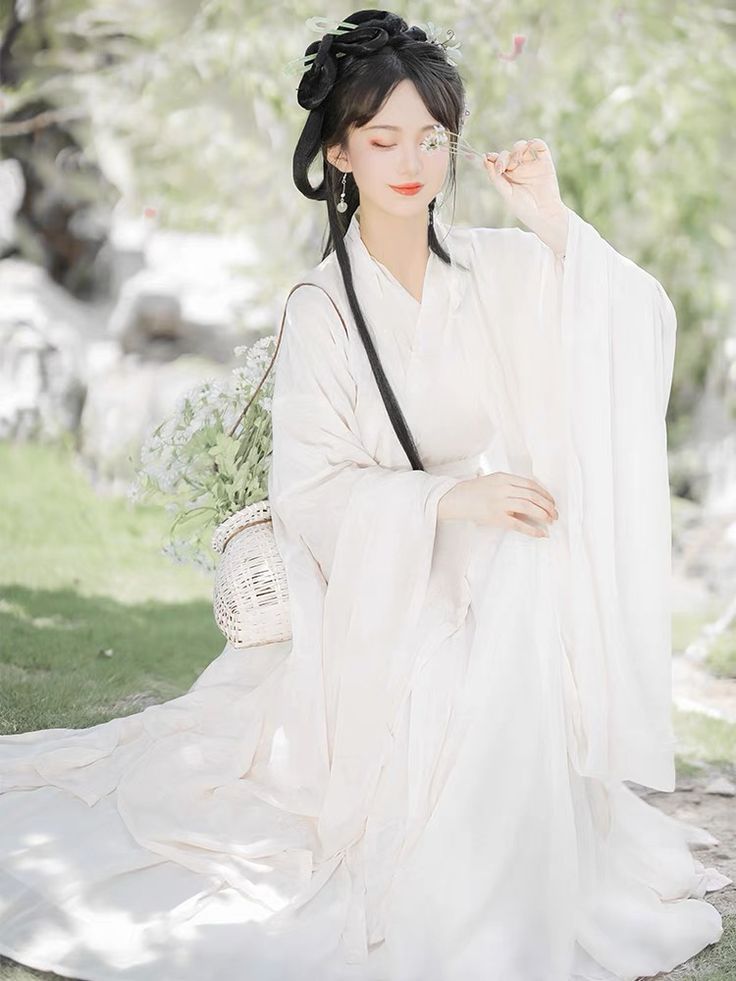The Elegance of Hanfu Waist Chains and Tassel Decorations The Elegance of Hanfu Waist Chains and Tassel Decorations