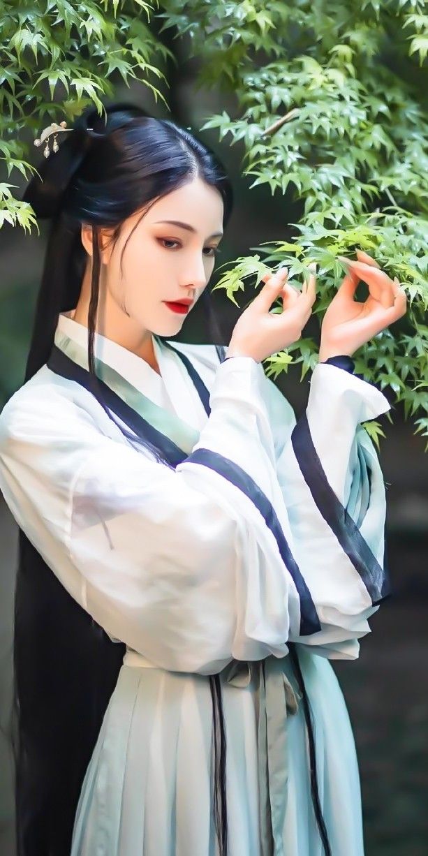 The Unyielding Elegance of a Black Cheongsam The Unyielding Elegance of a Black Cheongsam