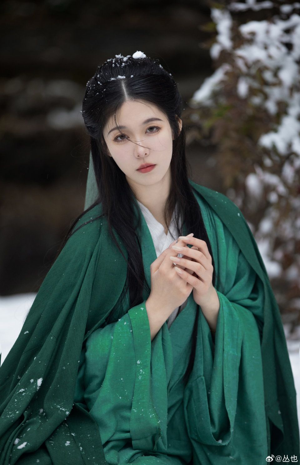 The Revival of Fish-Tail Cheongsam:A Blend of Tradition and Modernity The Revival of Fish-Tail Cheongsam:A Blend of Tradition and Modernity