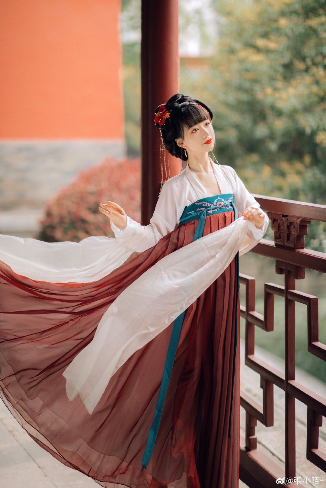 Elegant Golden Silk Cheongsam:The Ultimate Guide to Long,High-End Qipao Fashion