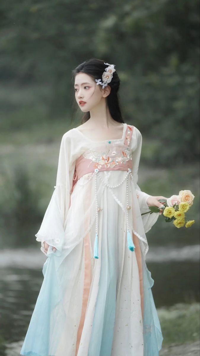 Reinvented Chinese Cheongsam for Women:Embracing Autumn Winter Fashion with Traditional Charm Reinvented Chinese Cheongsam for Women:Embracing Autumn Winter Fashion with Traditional Charm