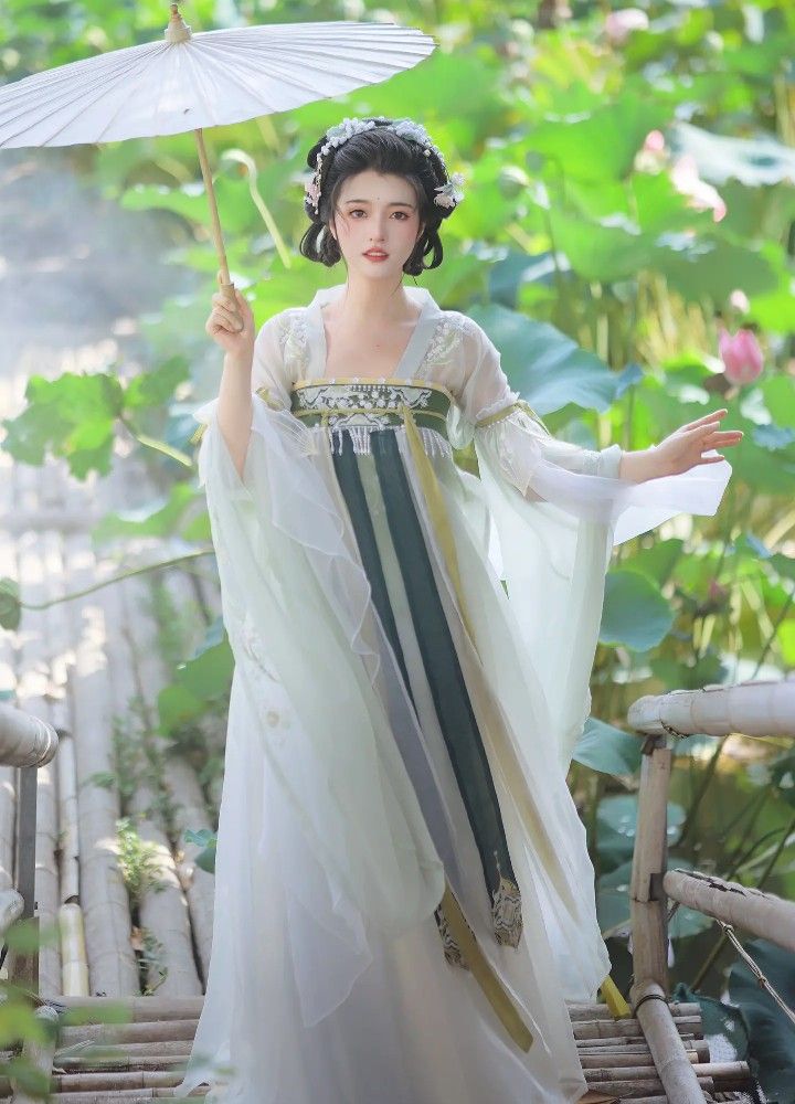 The Complete Set of Ming Dynasty Hanfu:A Journey Through Traditional Chinese Elegance The Complete Set of Ming Dynasty Hanfu:A Journey Through Traditional Chinese Elegance