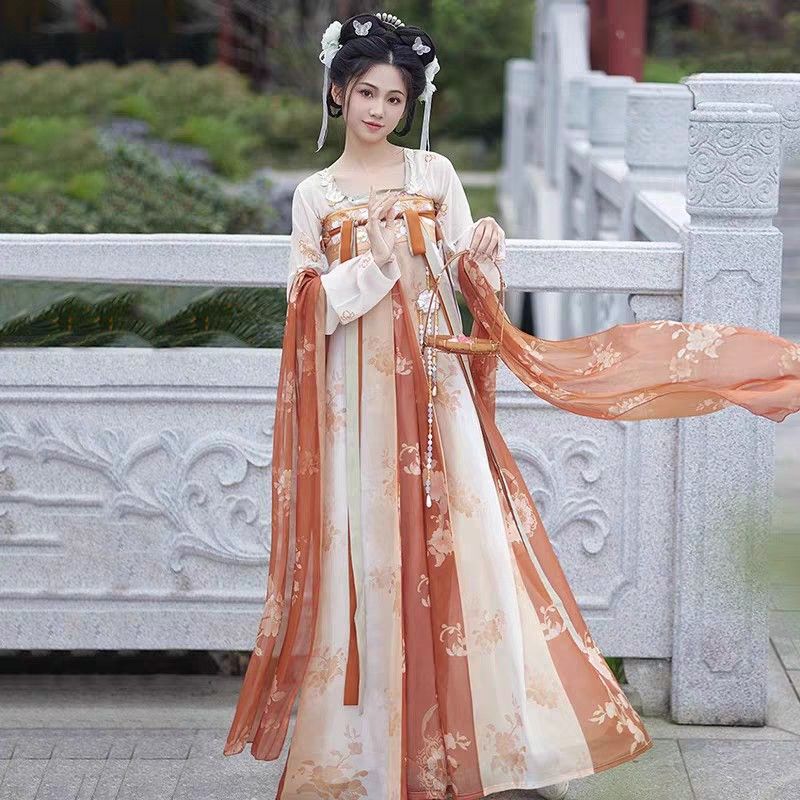 Modernizing the Classic:Embracing the Evolution of Girls Cheongsam into a Stylish Dress Modernizing the Classic:Embracing the Evolution of Girls Cheongsam into a Stylish Dress