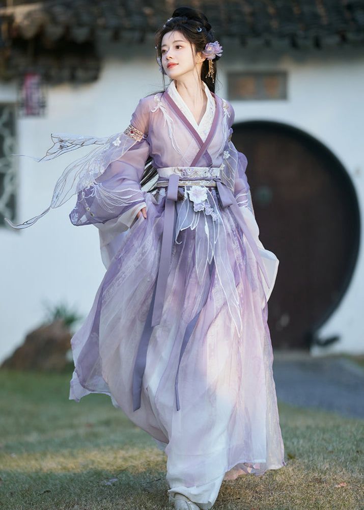 Ancient-Style Hanfu Childrens Wear for Middle School Girls:Embracing Traditional Chinese Fashion Ancient-Style Hanfu Childrens Wear for Middle School Girls:Embracing Traditional Chinese Fashion