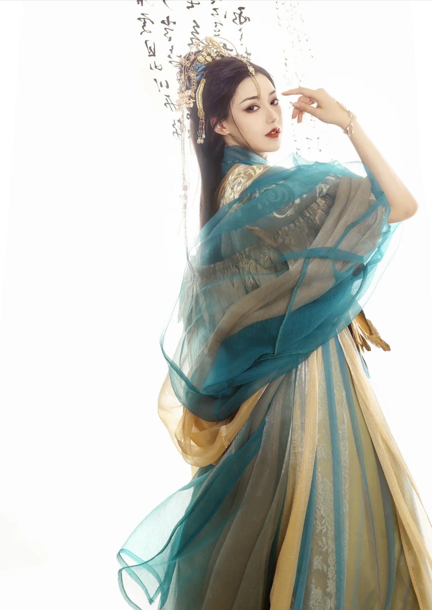 Pear Blossom Pavilion:Original Hanfu Fashion Design Journey Pear Blossom Pavilion:Original Hanfu Fashion Design Journey